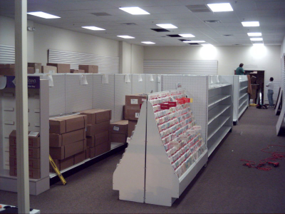 shelves1.jpg (92203 bytes)